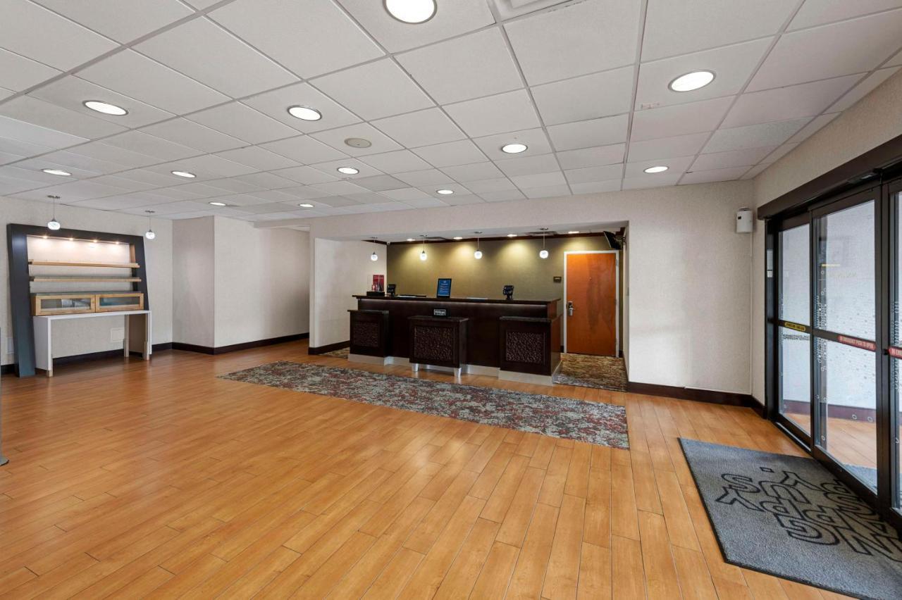 Hampton Inn Nanuet Exterior foto